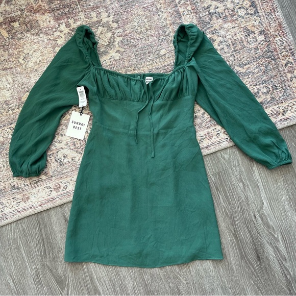 NWT Aritzia Delilah Long Sleeve Dress, M - Picture 2 of 10